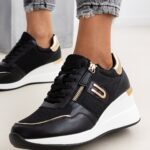 Γυναικεία Sneakers Wedges με φερμουάρ σε Μαύρο με Χρυσή λεπτομέρεια